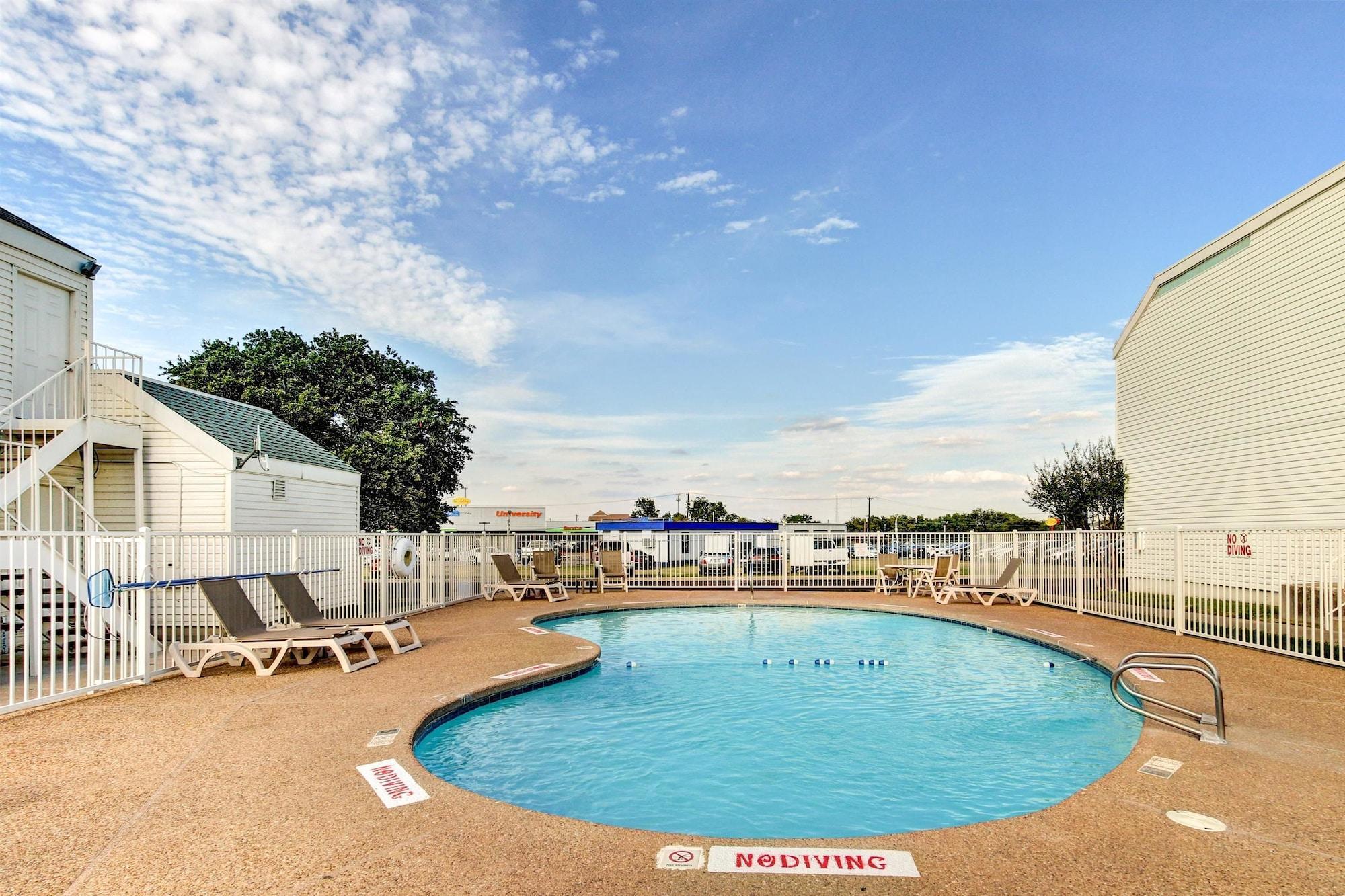 Days Inn By Wyndham Waco University Area Ngoại thất bức ảnh