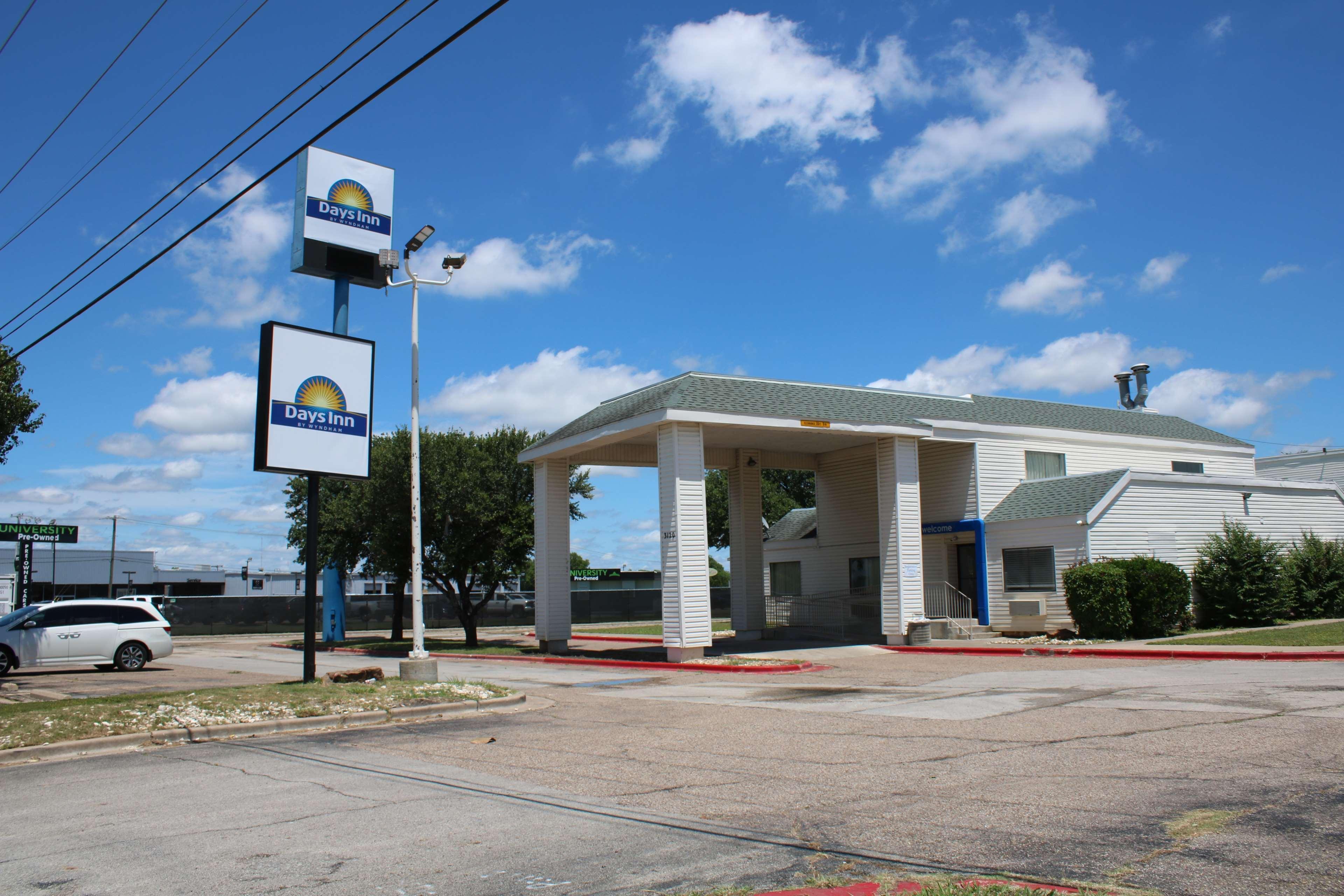 Days Inn By Wyndham Waco University Area Ngoại thất bức ảnh